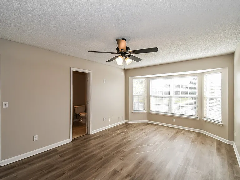 2936 Waters View Cir — Photo 9