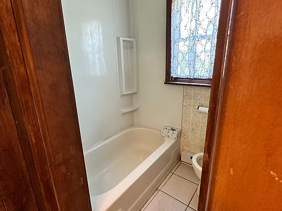 5th image of 139 E Union Blvd Floor 1