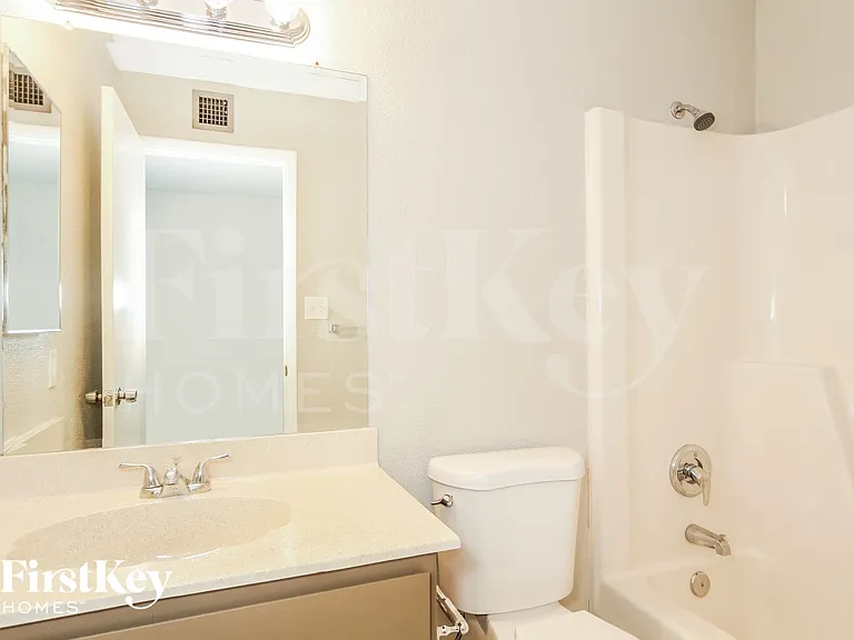 4643 W Mountain View Rd — Photo 14