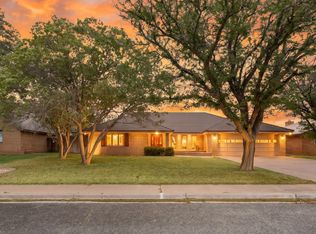 2220 Rice Dr, Levelland, TX 79336