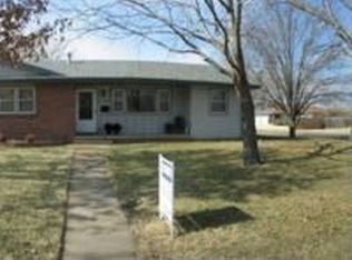 600 Berkshire Dr, Salina, KS 67401