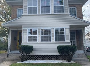 95 Quaker Ln S #2, West Hartford, CT 06119