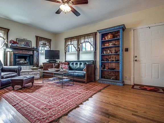 5th image of 326 W Norwood Ct