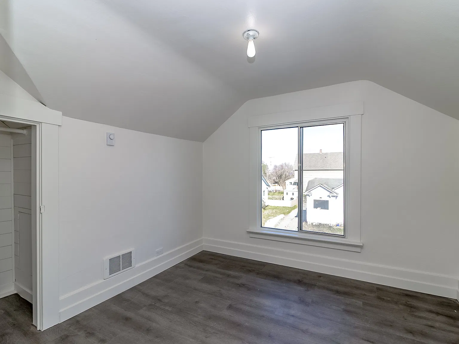 3 bed, 850 sqft, $2,195 — Photo 3
