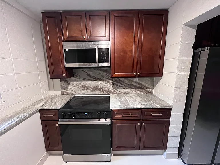 1204 Linden Pl #B — Photo 6