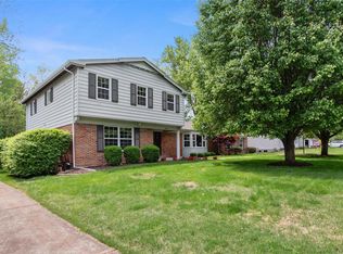328 Algonquin Dr, Ballwin, MO 63011