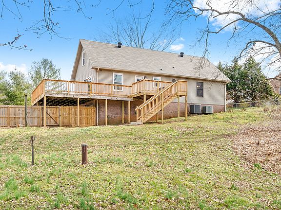 4th image of 430 Deepwood Trl