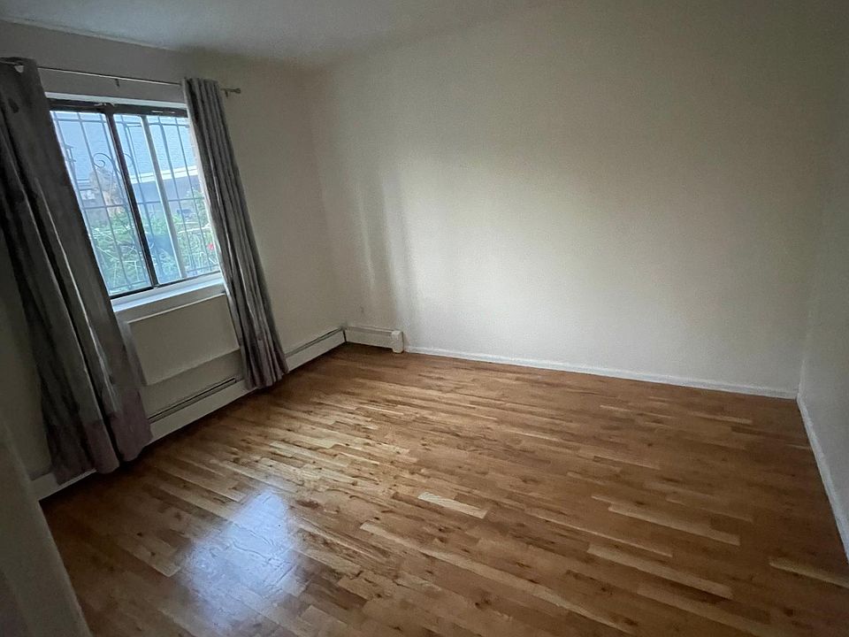 1st image of 13423 57th Ave #1