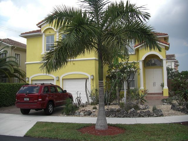 1st image of 4853 NW 113th Pl