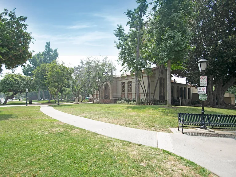 Golden Oaks Apartments — Photo 17