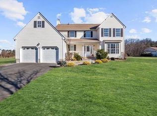 28 Shawn Ct, North Brunswick, NJ 08902