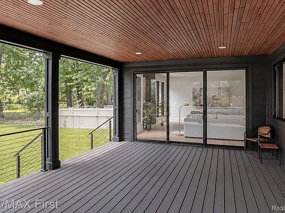 4th image of 1037 Butternut Ave