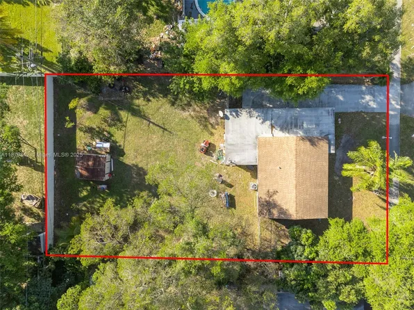 114 Marion Rd, West Park, FL 33023