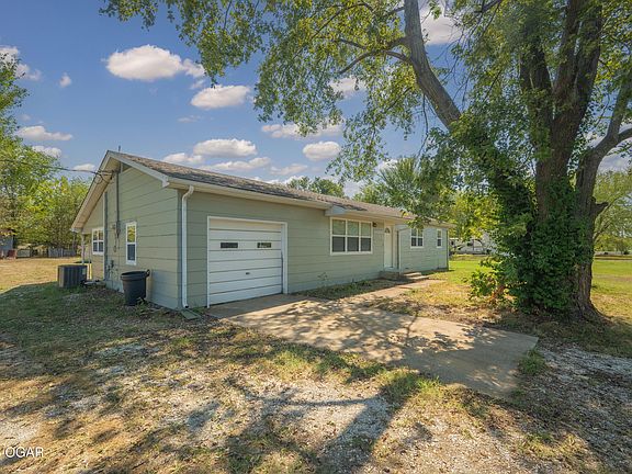 2nd image of 5690 County Road 290
