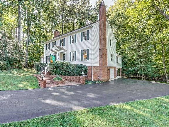 2nd image of 310 Bollingbrook Ct
