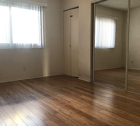 4th image of 218 E Tamarack Ave APT 11