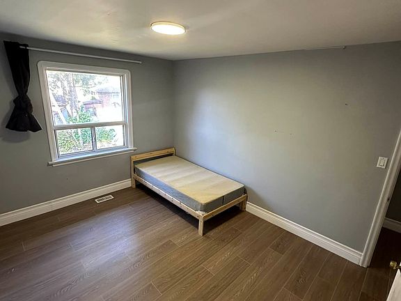 3rd image of 7 Toulon Rd