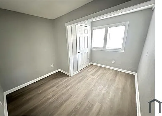 3 bed, 904 sqft, $900 — Photo 2