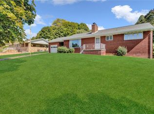 397 Center Grange Rd, Monaca, PA 15061