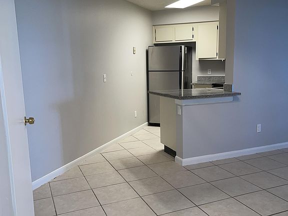 4th image of 3745 Atrium Dr #1