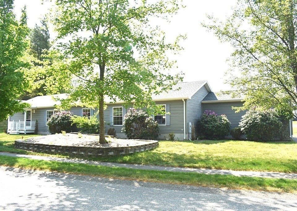5402 Oak Point Dr, Middleboro, MA 02346 Zillow