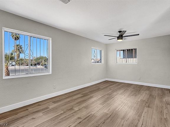 5th image of 1177 Hart Ave