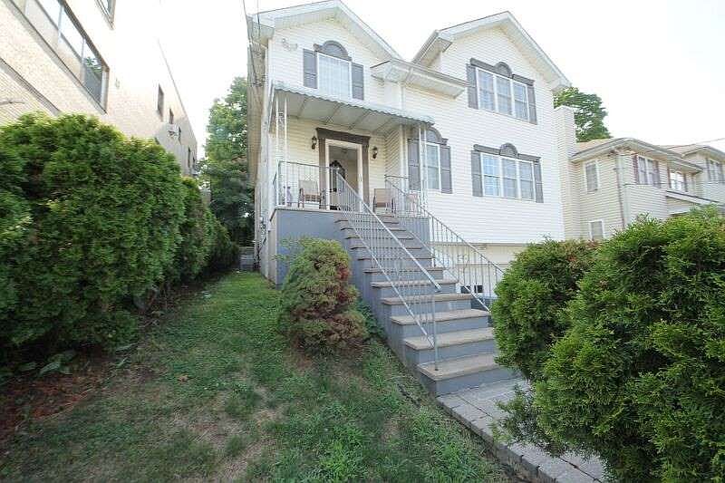 1st image of 224 Claremont Ave