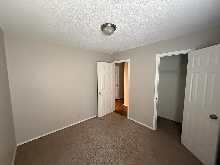 1533 E 67th Pl — Photo 14