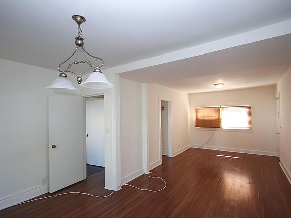 2nd image of 628 E Del Mar Blvd #3