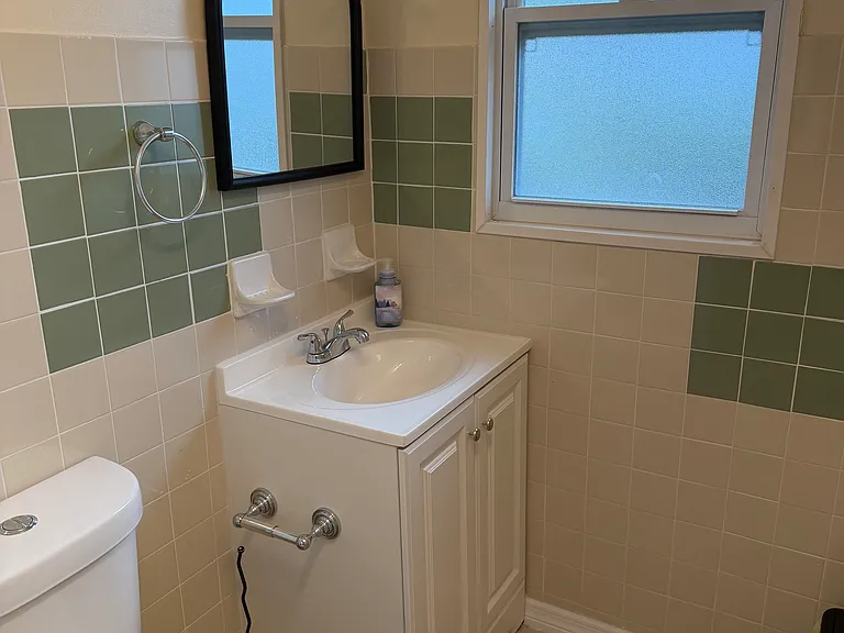 2401 E 151st Ave #B — Photo 8