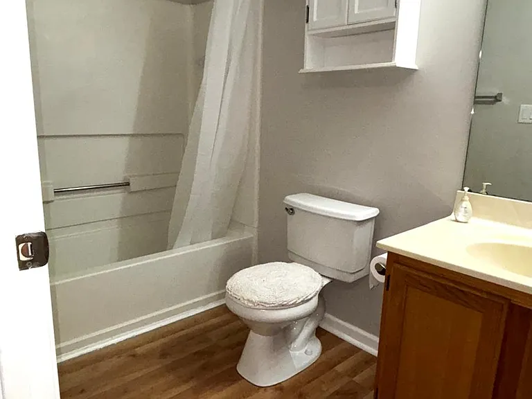 9_Second Bathroom
