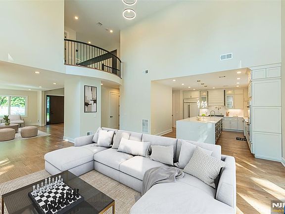 3rd image of 778 Wynetta Place