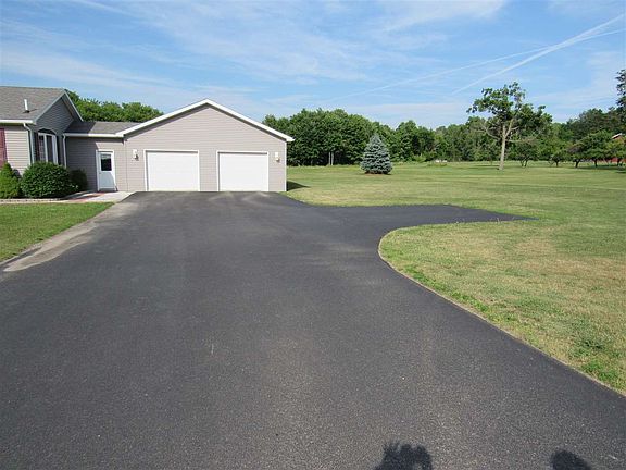 3rd image of 1592 State Highway 420