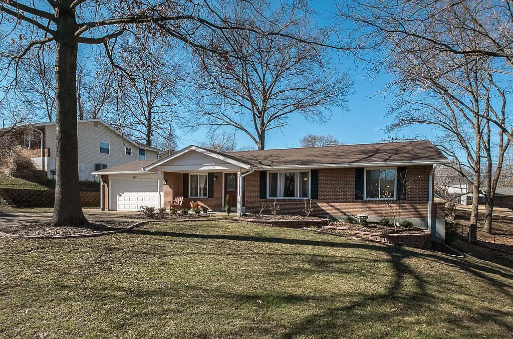 1241 Danvers Dr photo 1