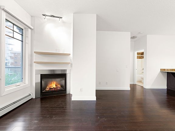 5th image of 108 25th Ave SW #401