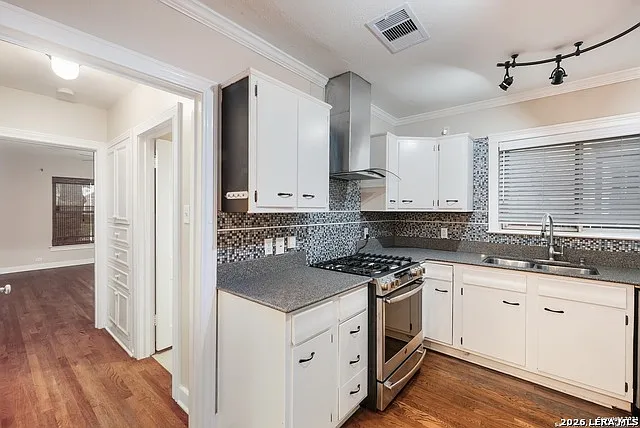 167 E Edgewood Pl — Photo 4