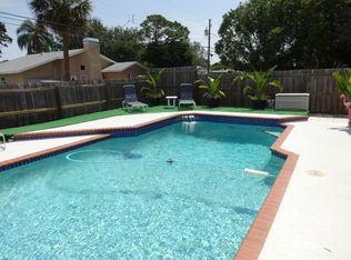 6751 Burlington Ave N, Saint Petersburg, FL 33710