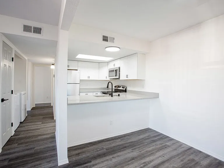 Grove at Tramway — Photo 18