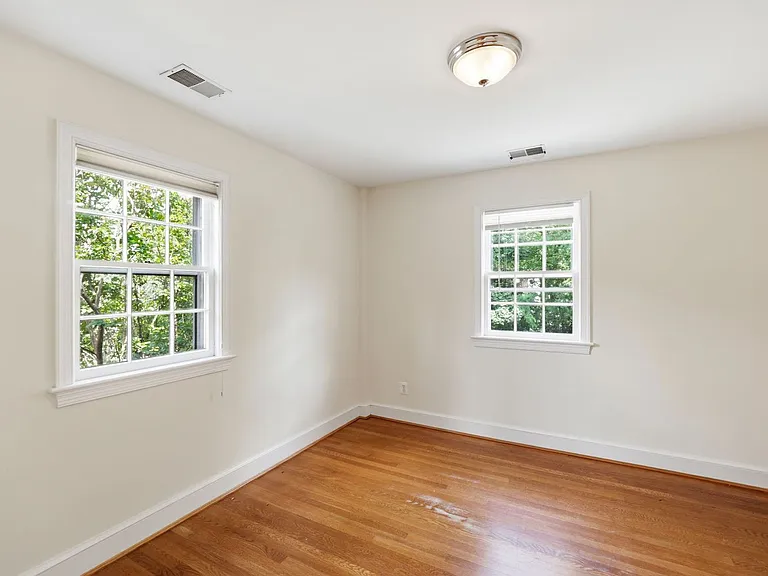 2812 Northampton St NW — Photo 9