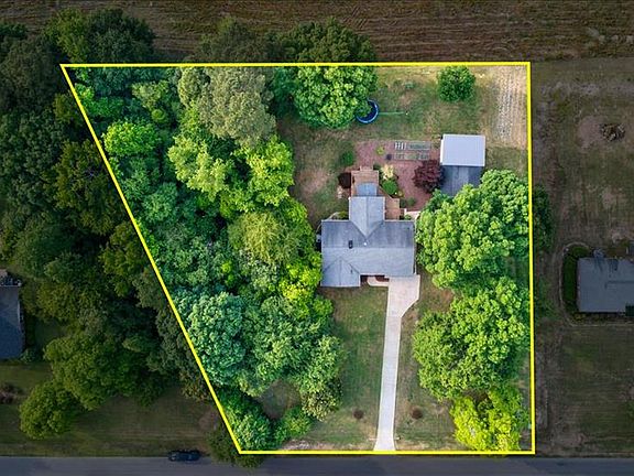 2nd image of 313 Holland Hill Dr