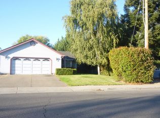 1010 Diamond St, Medford, OR 97501