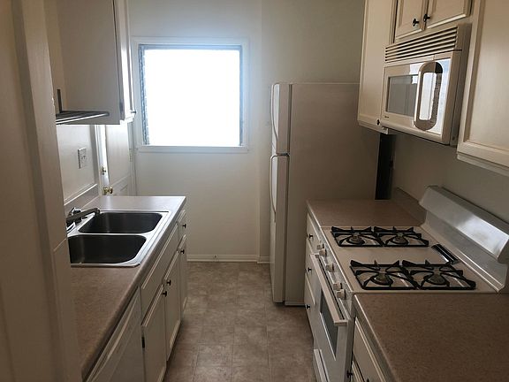 4th image of 9619 Charleville Blvd