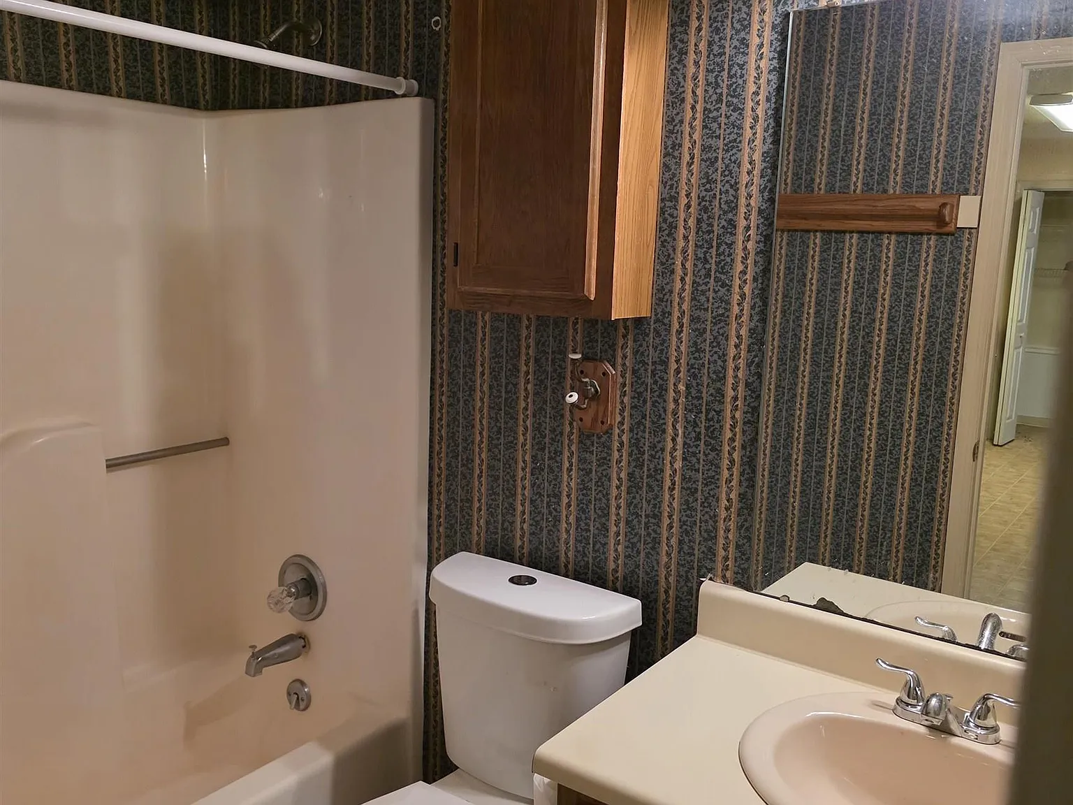 2 bed, 2.0 bath, 1000 sqft, $1,200 — Photo 4