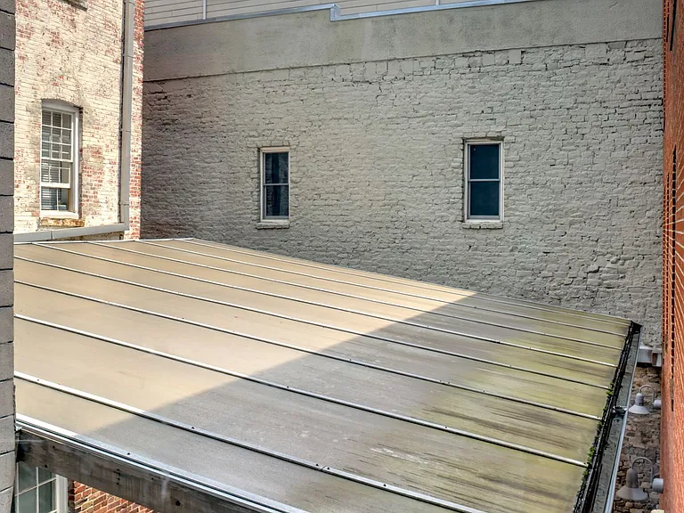Montgomery Square Apartments — Photo 17