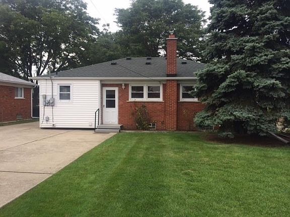 2nd image of 22012 Trombly St