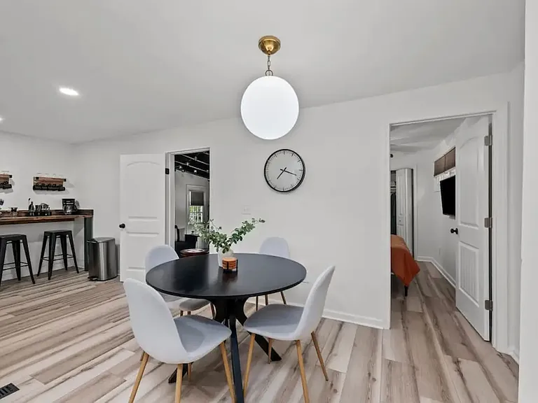 913 Bluebird Rd — Photo 5