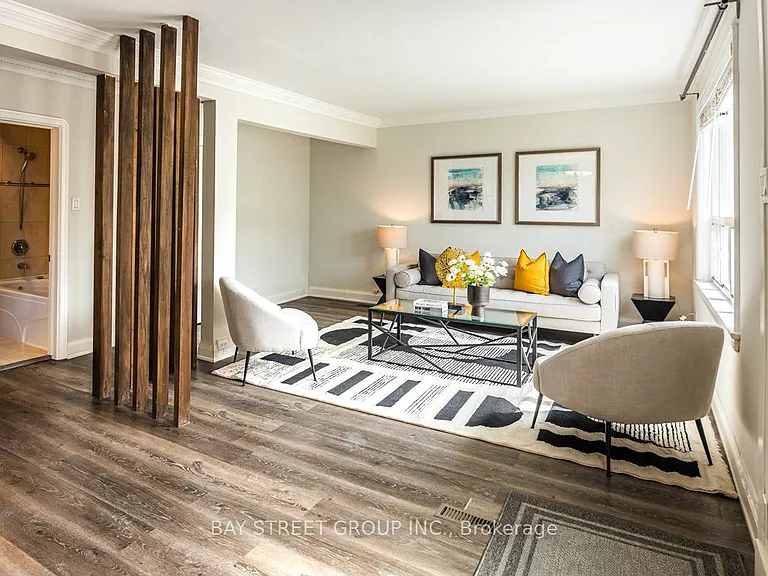 12 Craigmore Cres #MAIN FL — Photo 2