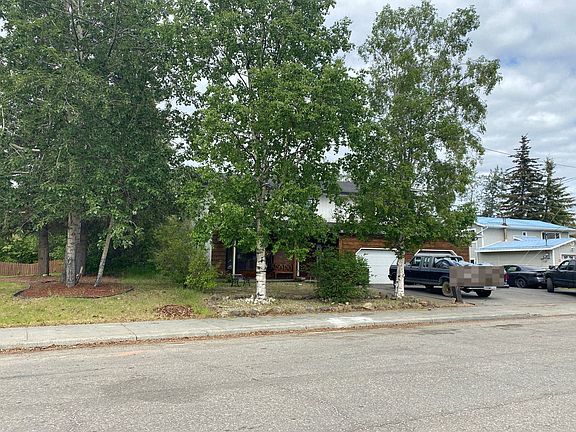 3rd image of 590 Slater Dr