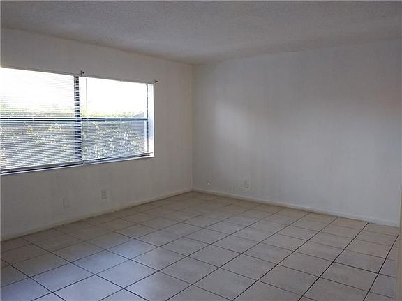 4th image of 2384 Coral Springs Dr #2384