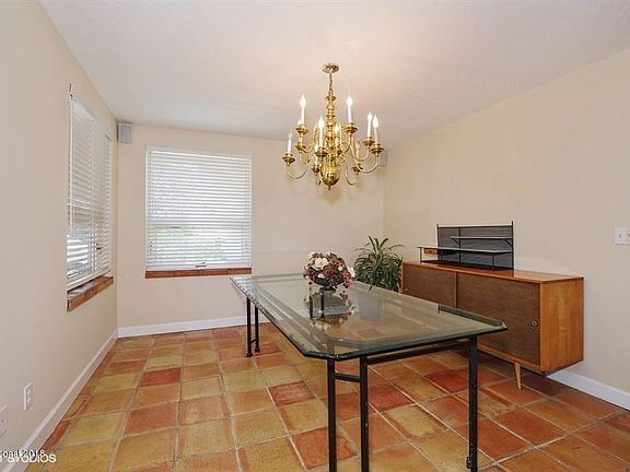 5th image of 839 Indian River Dr